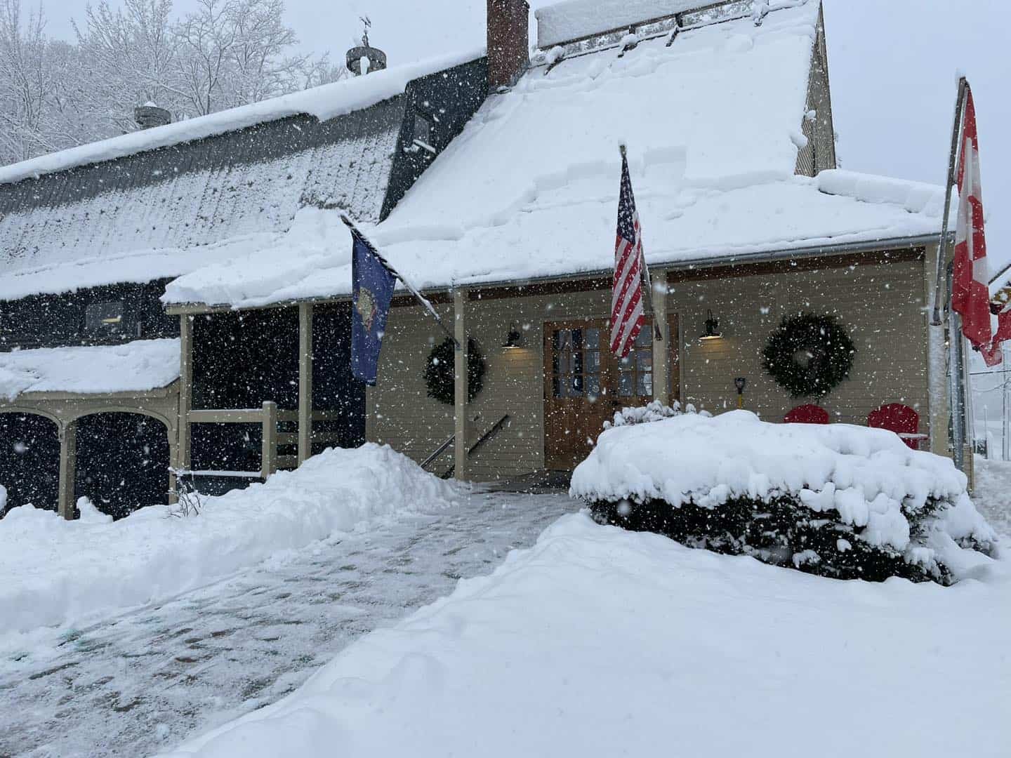 Equipe Sport Mothership Exterior Snowfall