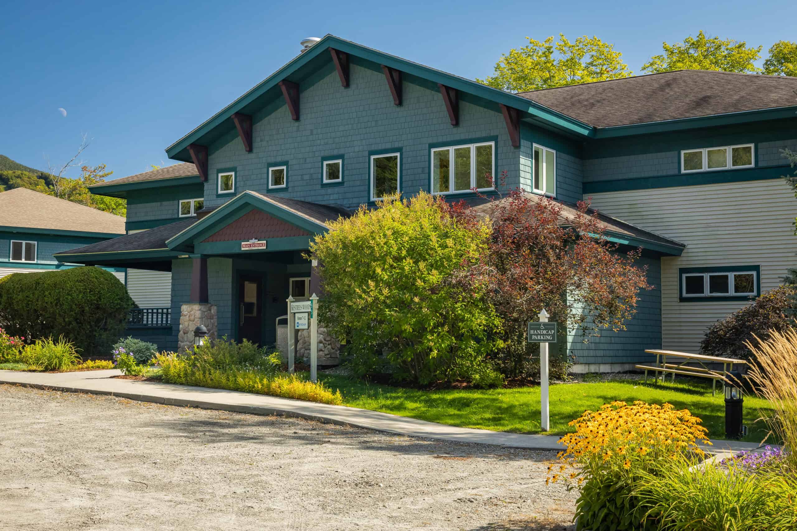 Smugg Kestrels-Exterior