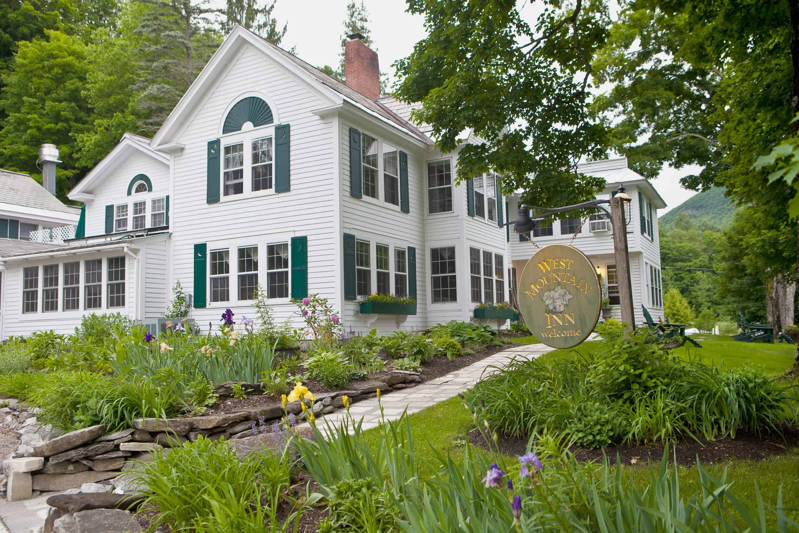 West Mountain Inn - Summer Exterior Entrance with Sign